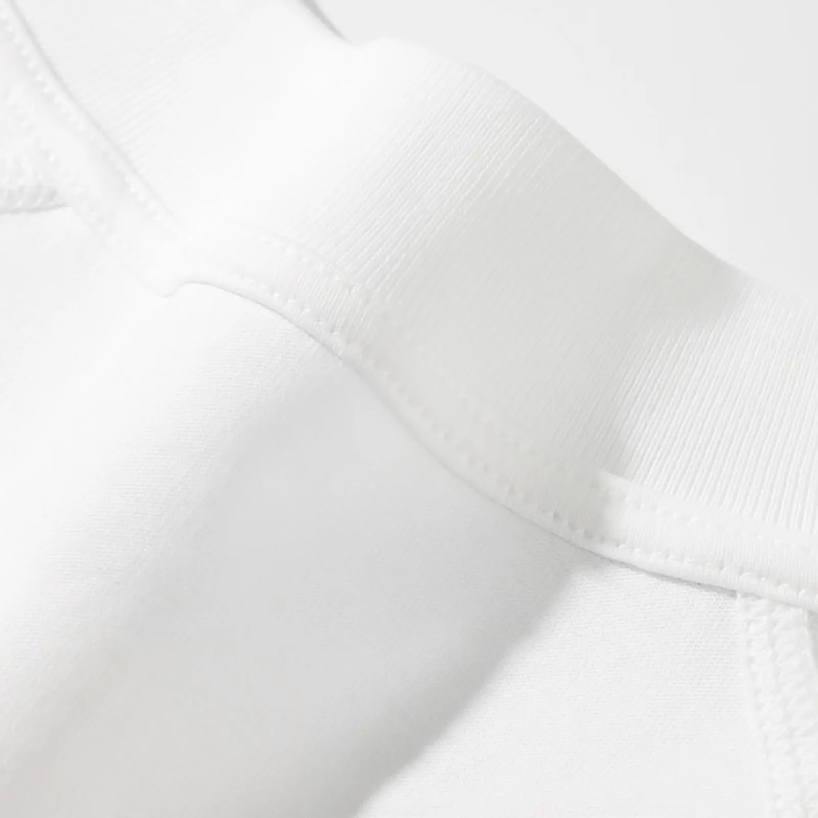 Black t shirt with pink text ' - On Sneaker Care recension och pris